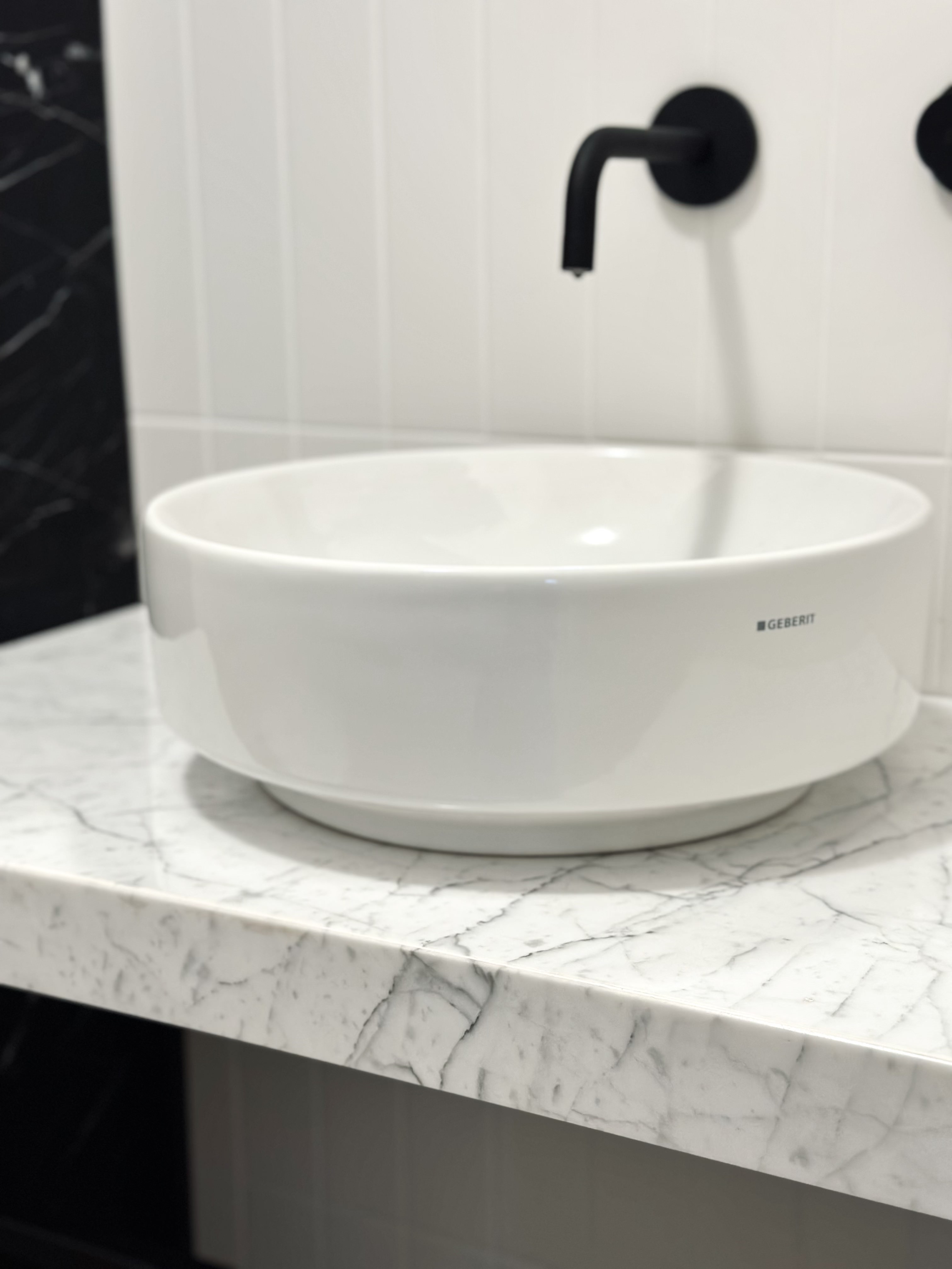 Стільниця для ванної Bianco Carrara