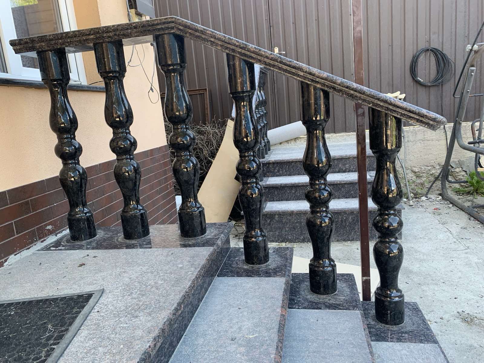 Вхідна група з граніту Tan Brown