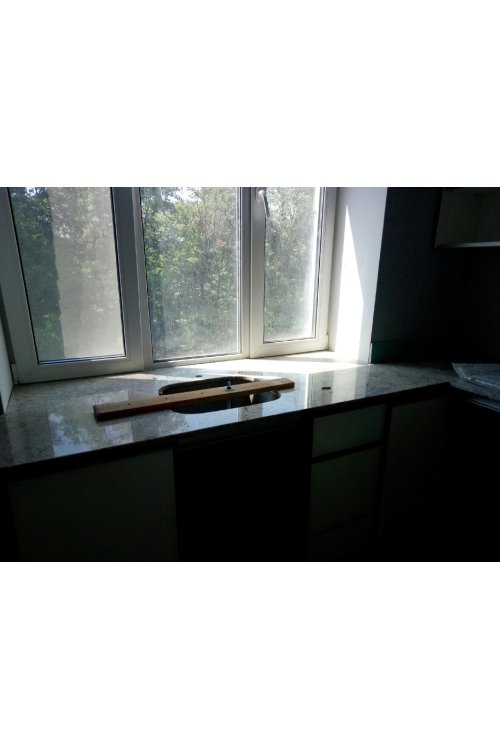 Підвіконня із натурального граніту Colonial Ivory